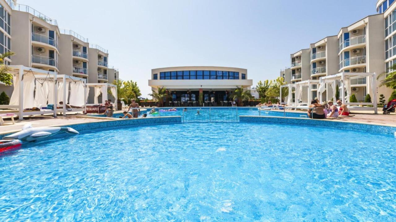 Design Studio In Atlantis Resort&Spa, Burgas Airport Eksteriør billede
